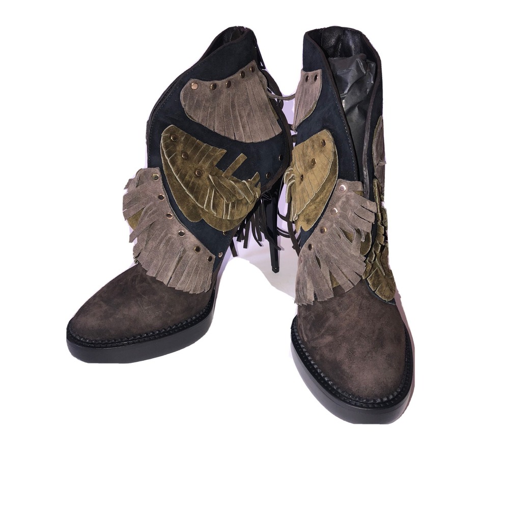 Burberry Boots Women's 9.5 Brown Suede Leaf Fringe Studs Ankle Runway 39.5 NEW - Picture 3 of 13